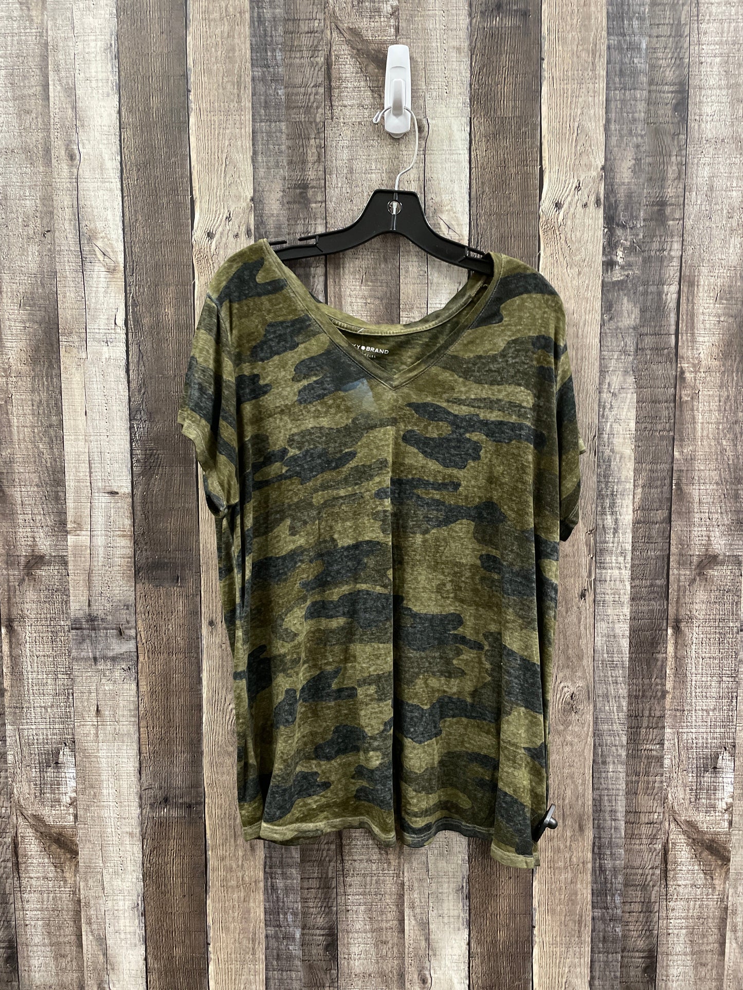 Top Short Sleeve By Lucky Brand In Camouflage Print, Size: 2x