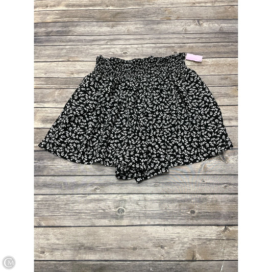 Shorts By Shein In Black & White, Size: L