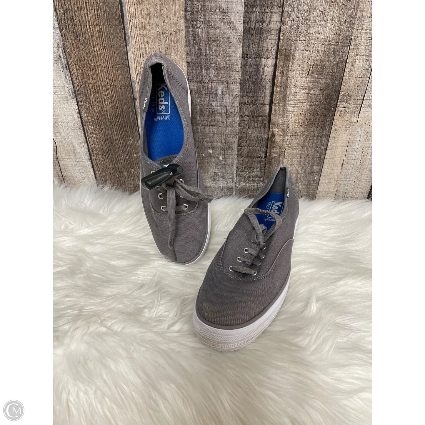 Shoes Sneakers By Keds In Grey & White, Size: 8.5