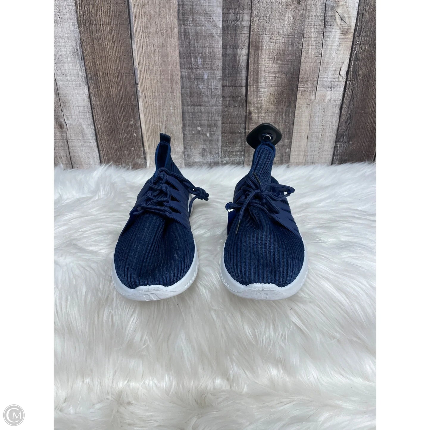 Shoes Sneakers By Yoki In Navy, Size: 9