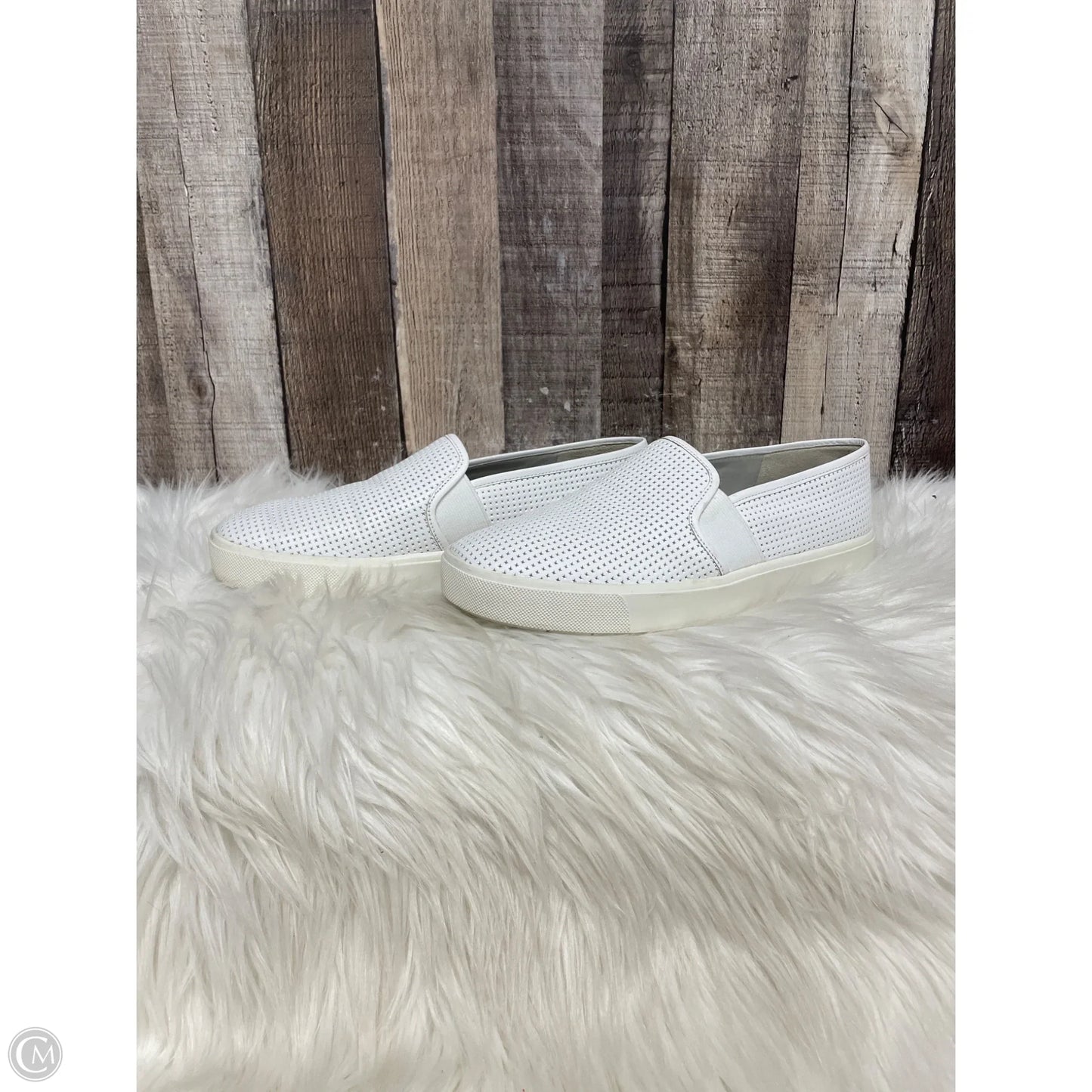 Shoes Flats By Vince In White, Size: 6.5