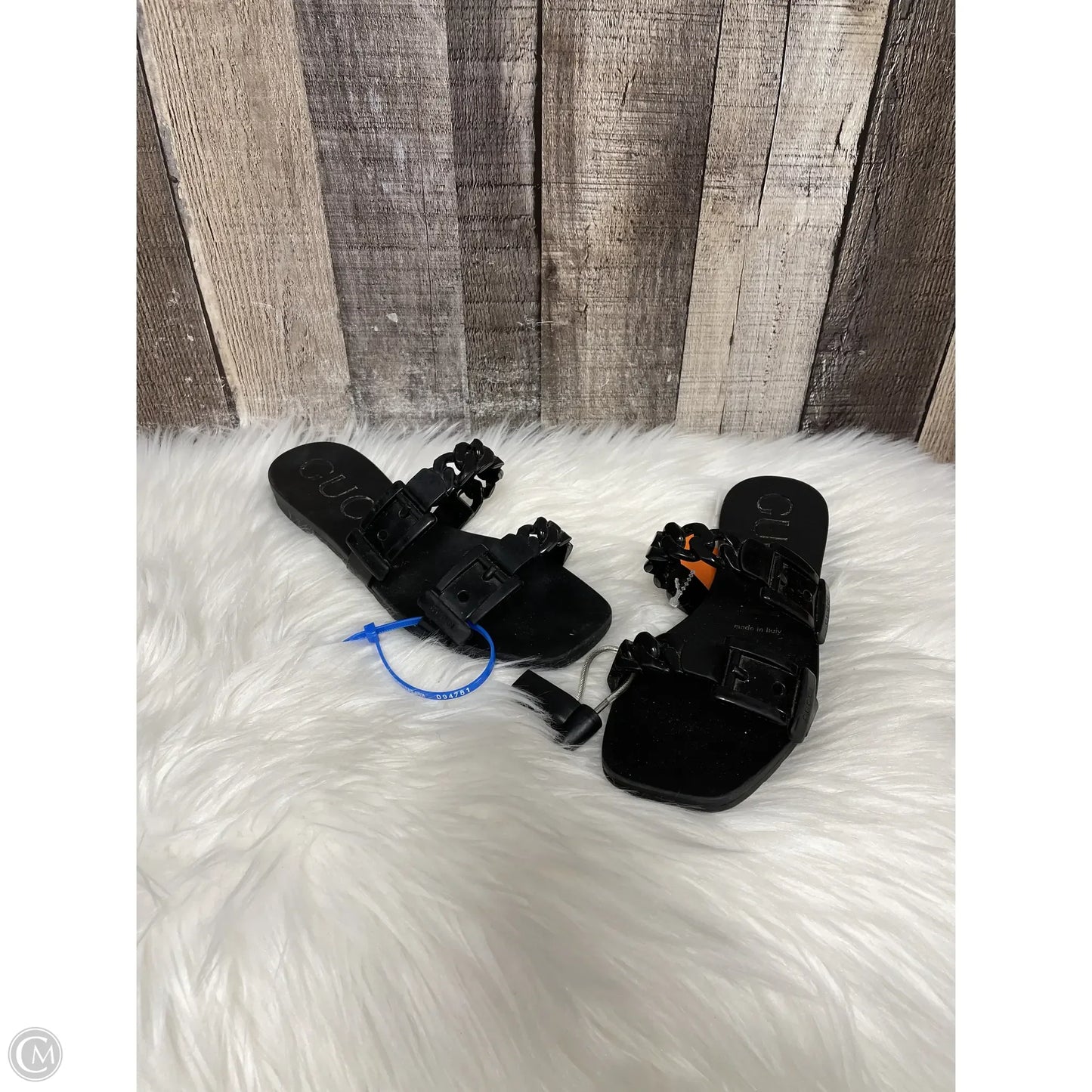 Sandals Luxury Designer By Gucci In Black, Size: