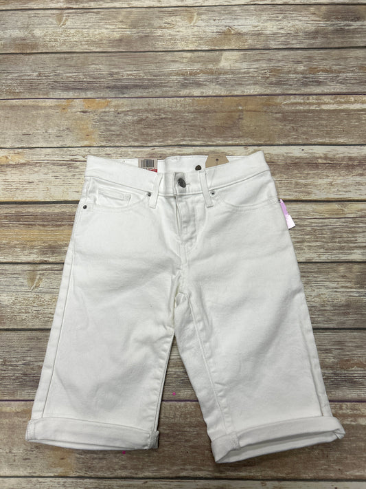 White Shorts Levis, Size 6