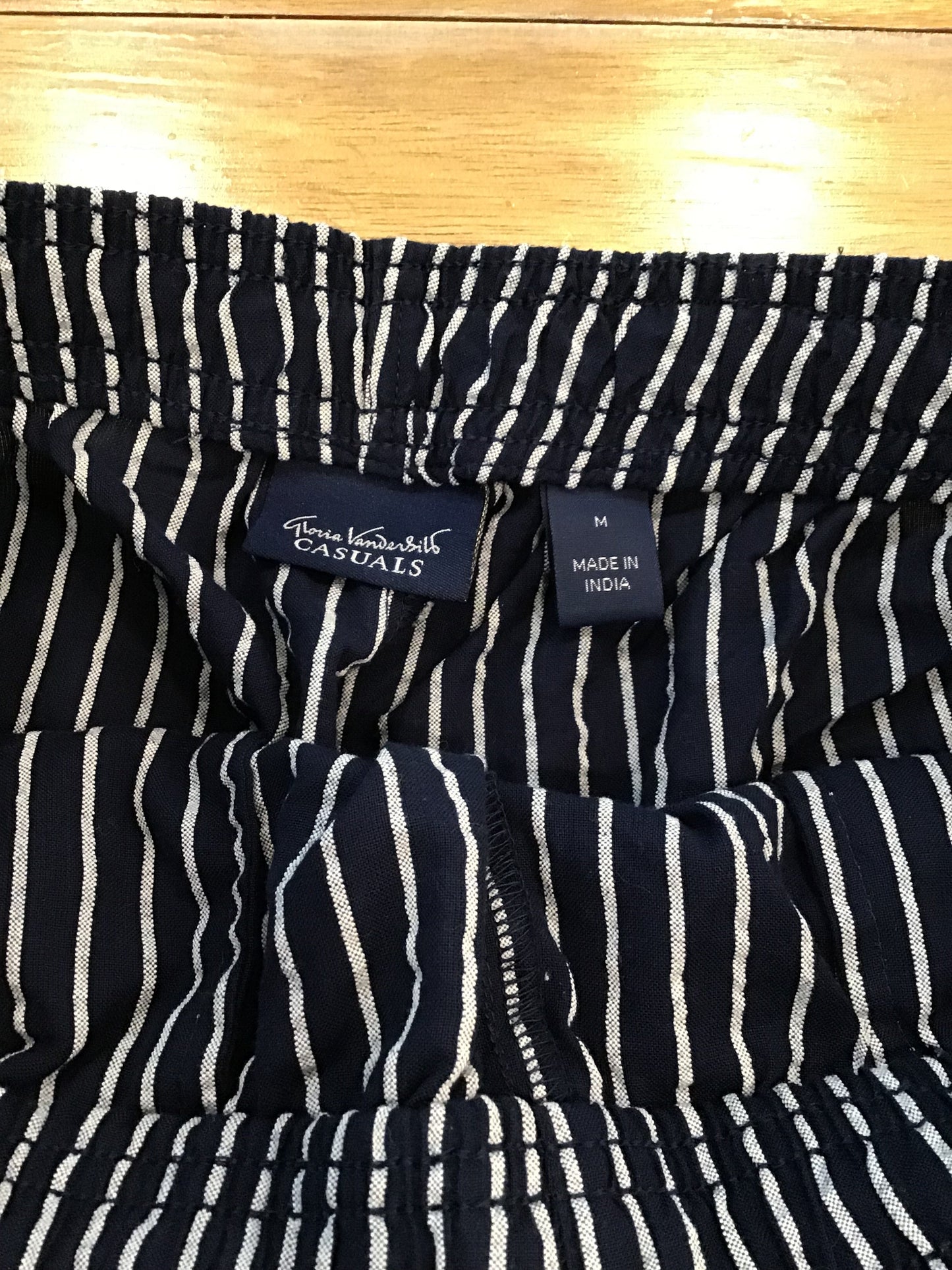 Shorts By Gloria Vanderbilt In Striped Pattern, Size: M