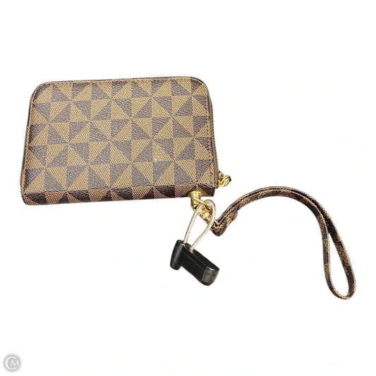 Wristlet By Clothes Mentor, Size: Medium