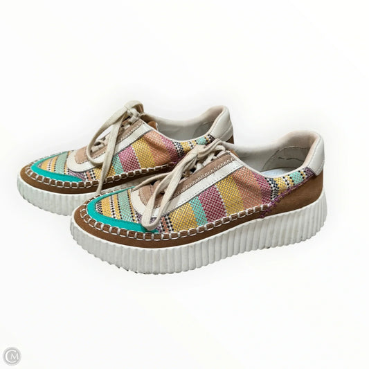 Shoes Sneakers By Dolce Vita In Brown & Cream, Size: 9