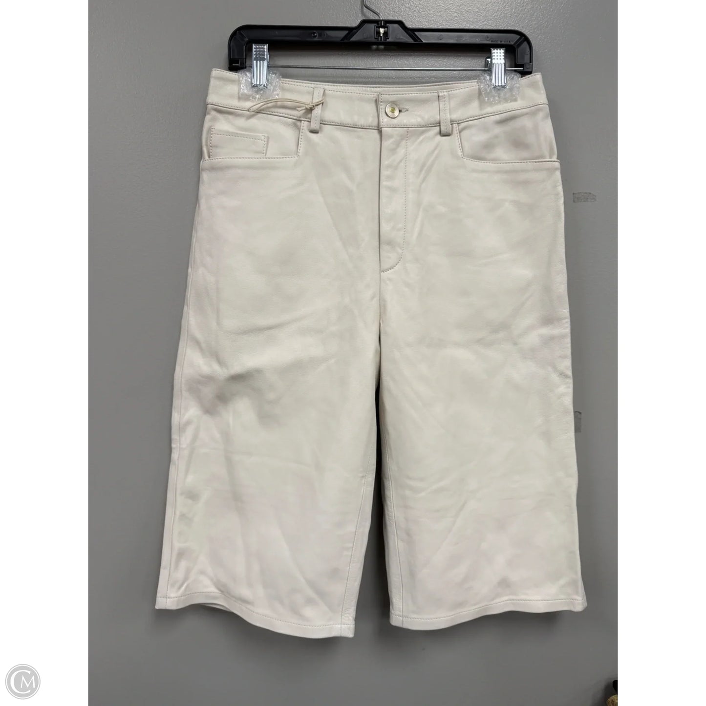 Shorts By Cma In Ivory, Size: M