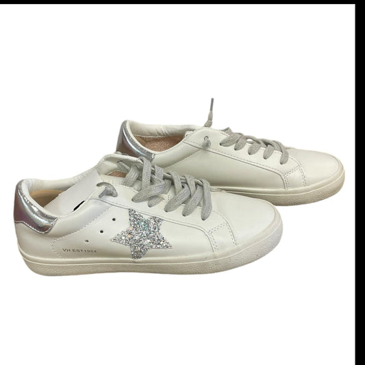 Shoes Sneakers By Vintage Havana In White, Size: 7