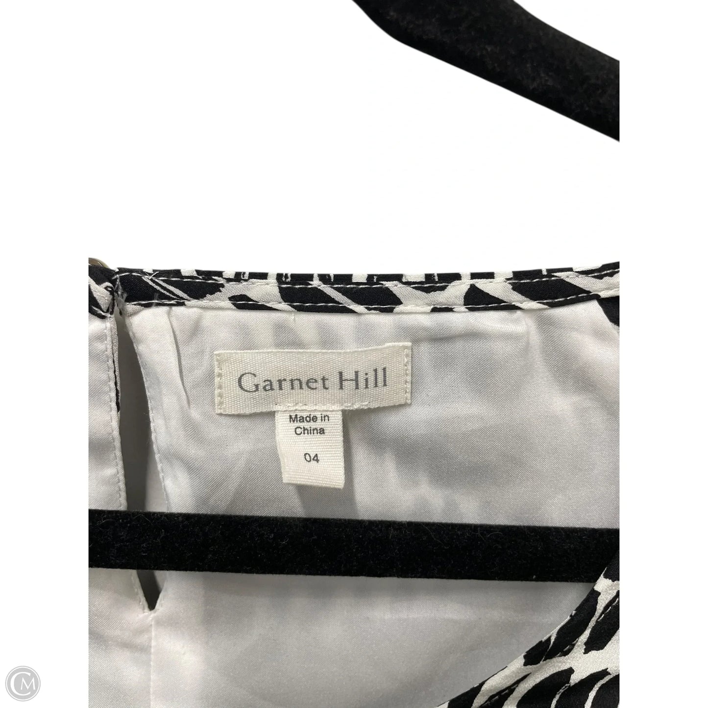 Dress Casual Short By Garnet Hill In Black & White, Size: 4