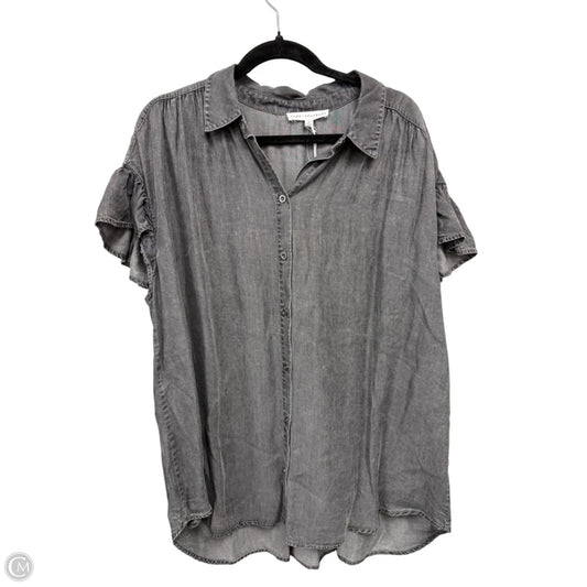 Top Short Sleeve By Jane And Delancey In Grey, Size: 1x
