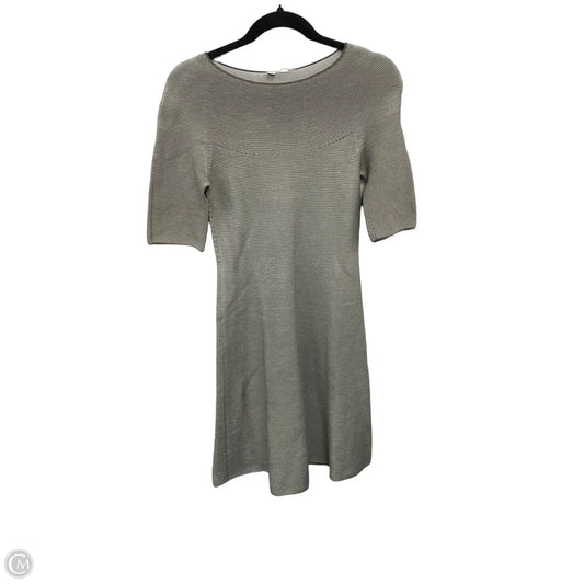 Dress Casual Short By Uniqlo In Green & White, Size: Xs