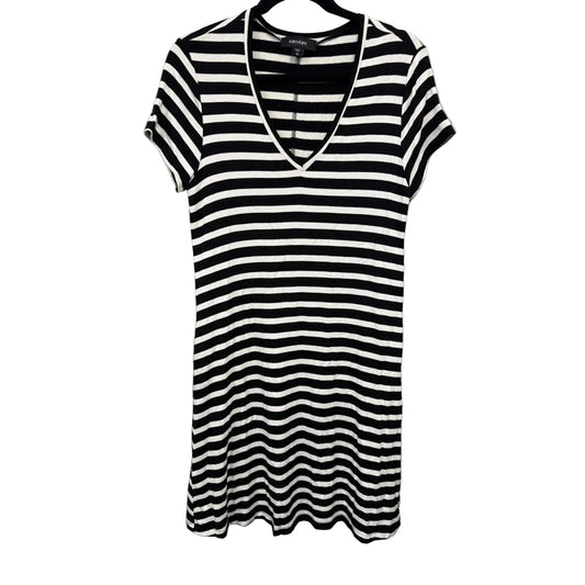 Dress Casual Short By Karen Kane In Black & White, Size: M