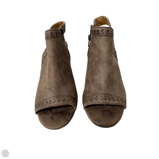 Shoes Heels Block By New Directions In Brown, Size: 7.5