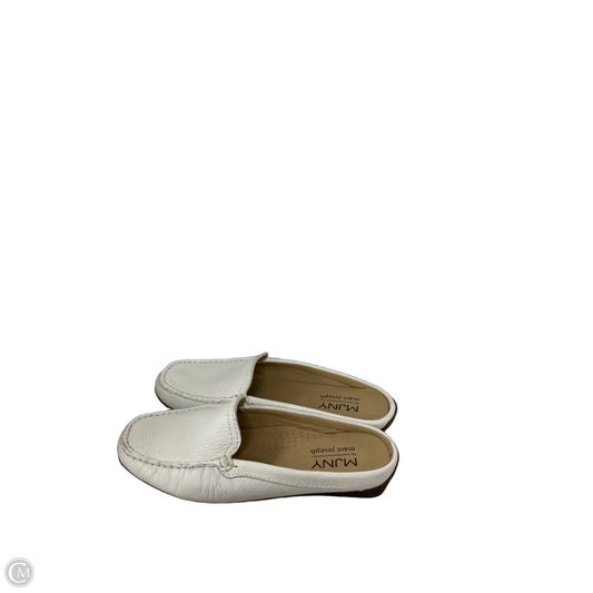 Shoes Flats By Clothes Mentor In White, Size: 7.5