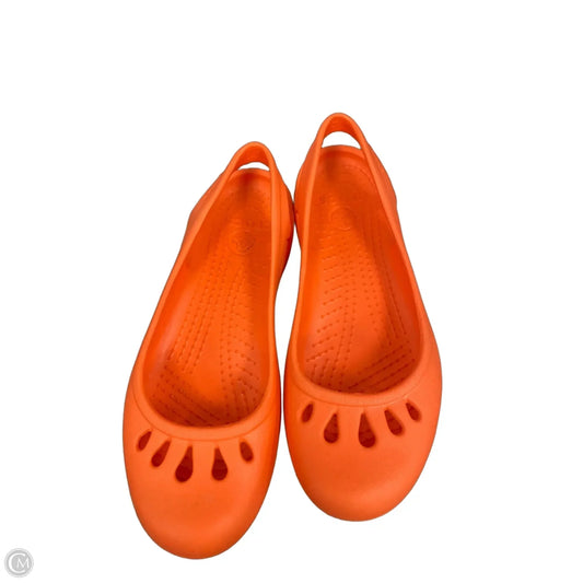 Shoes Flats By Crocs In Orange, Size: 7