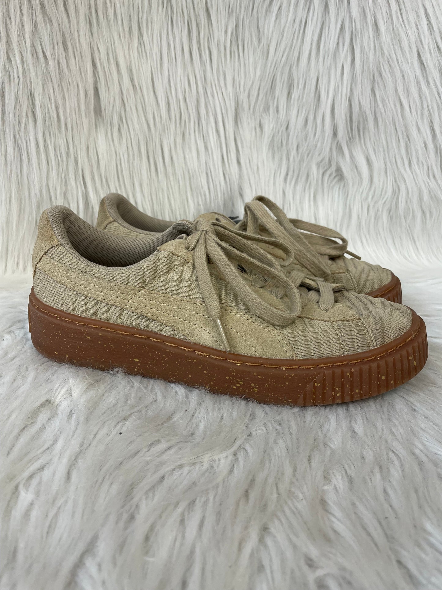 Shoes Sneakers By Puma In Tan, Size: 7