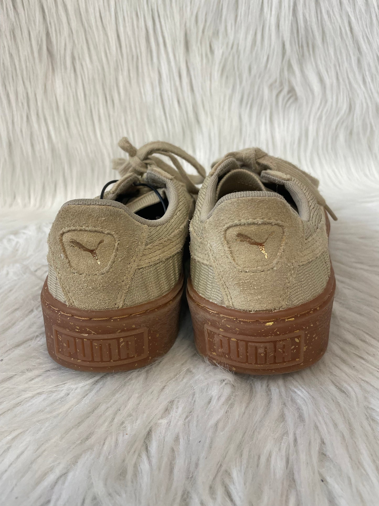 Shoes Sneakers By Puma In Tan, Size: 7