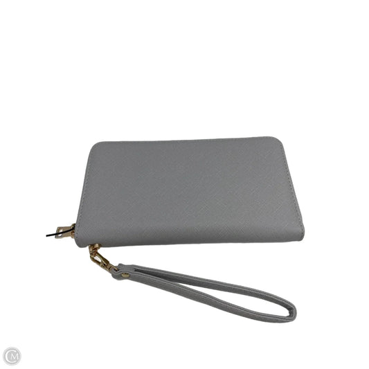 Wristlet By Clothes Mentor, Size: Medium
