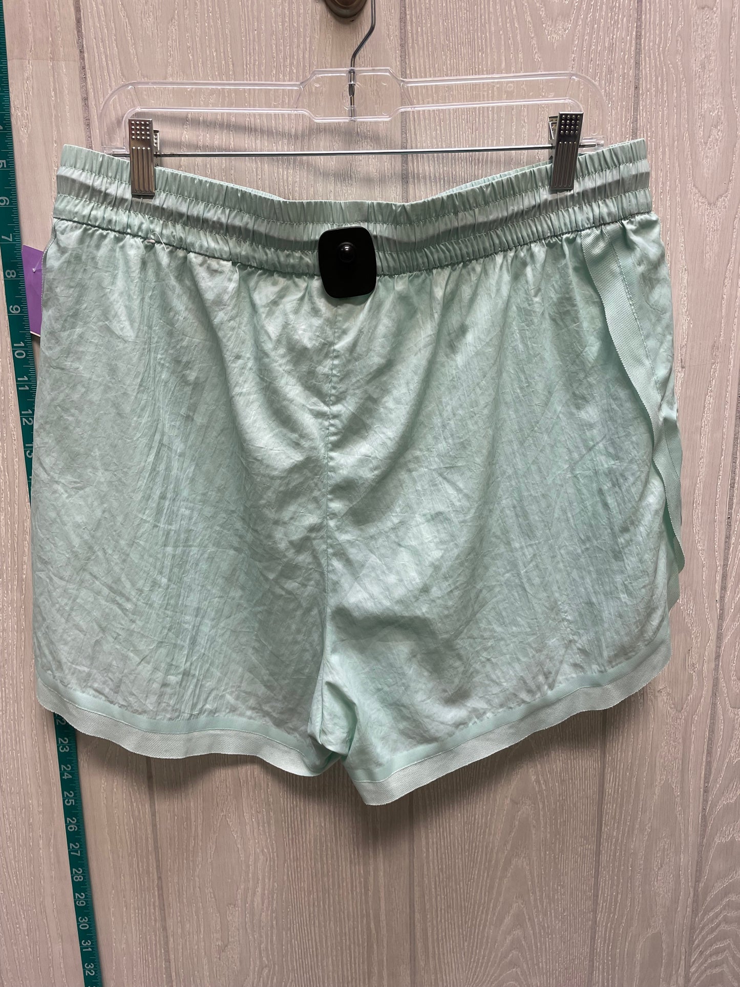 Green Shorts H&m, Size L
