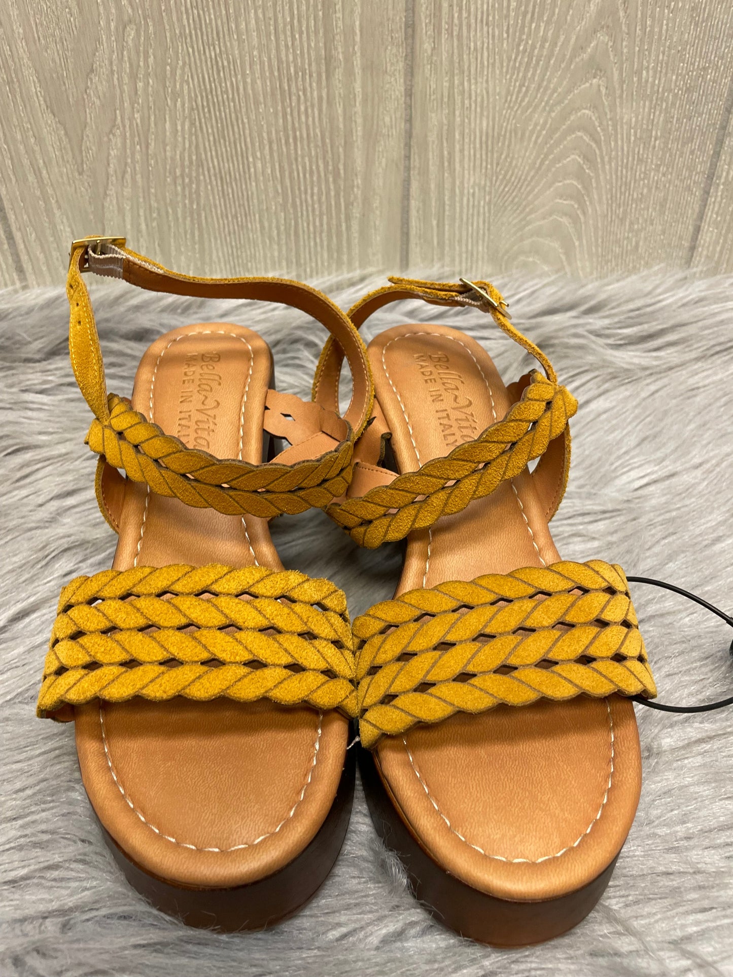 Sandals Heels Block By Clothes Mentor In Yellow, Size: 7