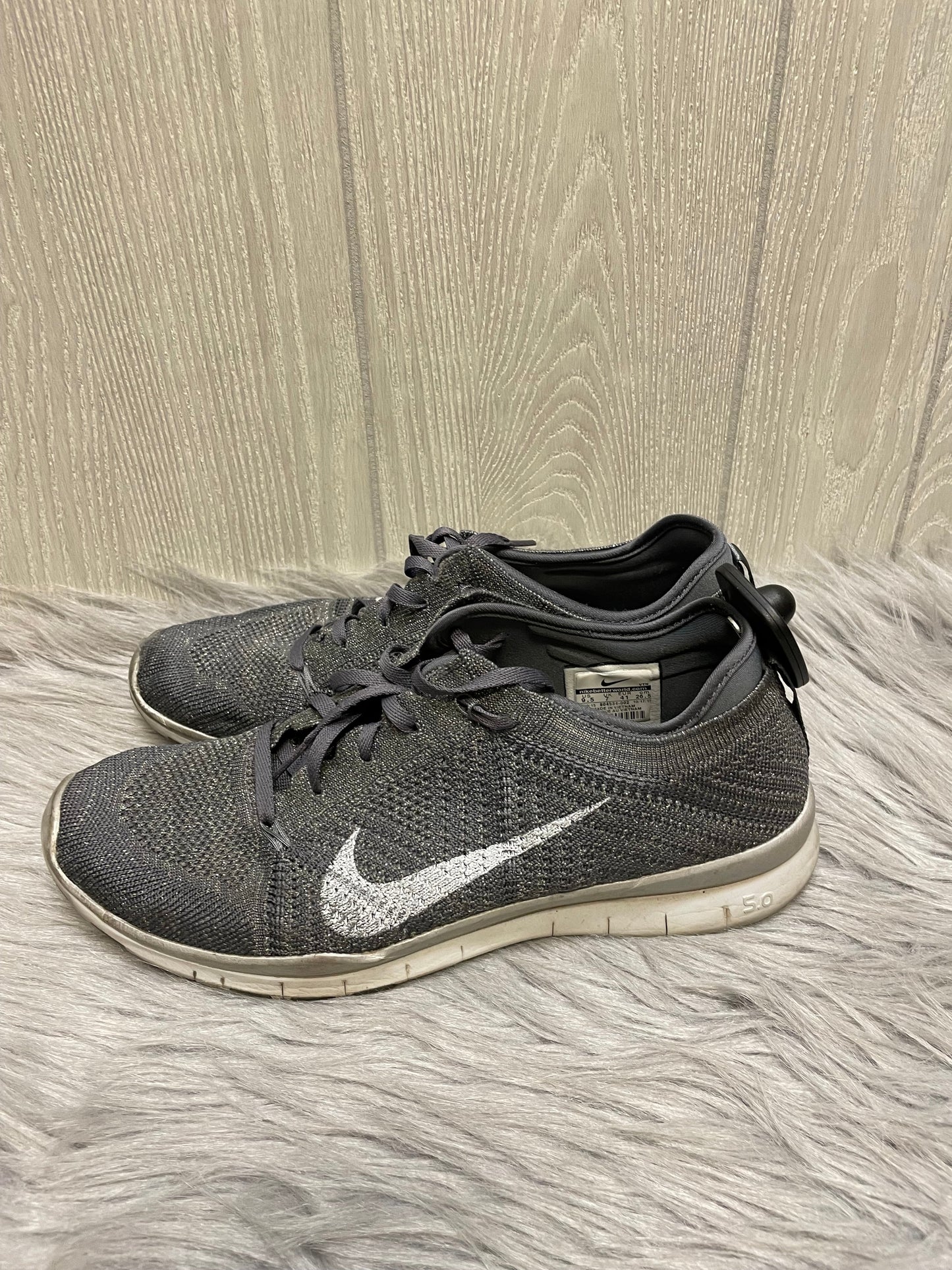 Shoes Athletic By Nike In Grey, Size: 9.5