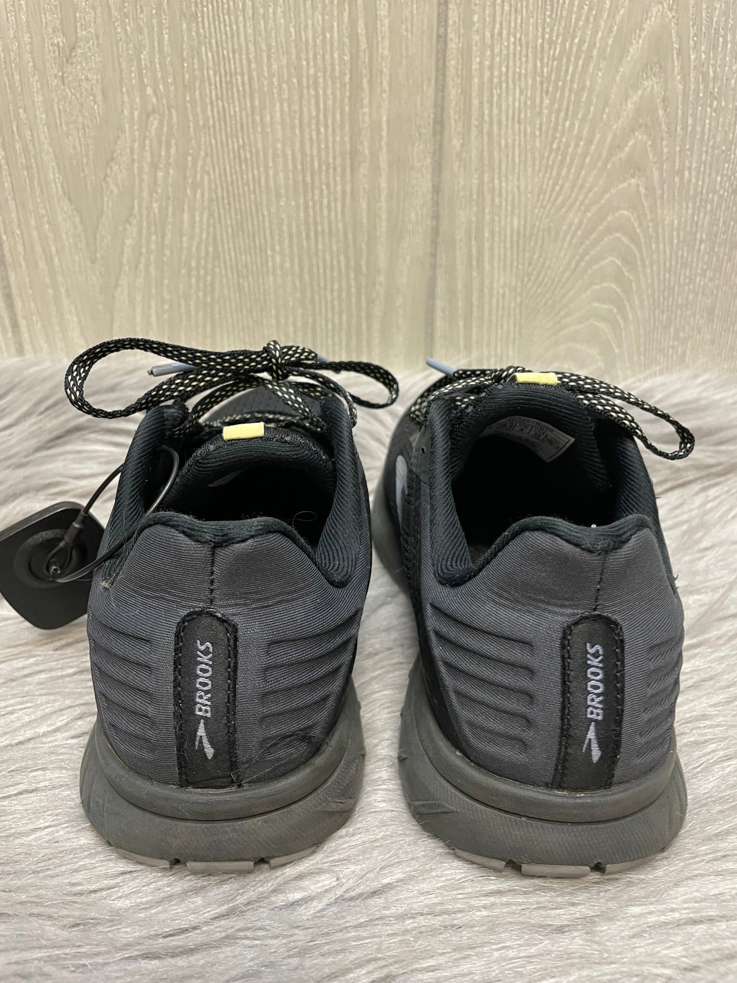 Shoes Athletic By Brooks In Black & Grey, Size: 6