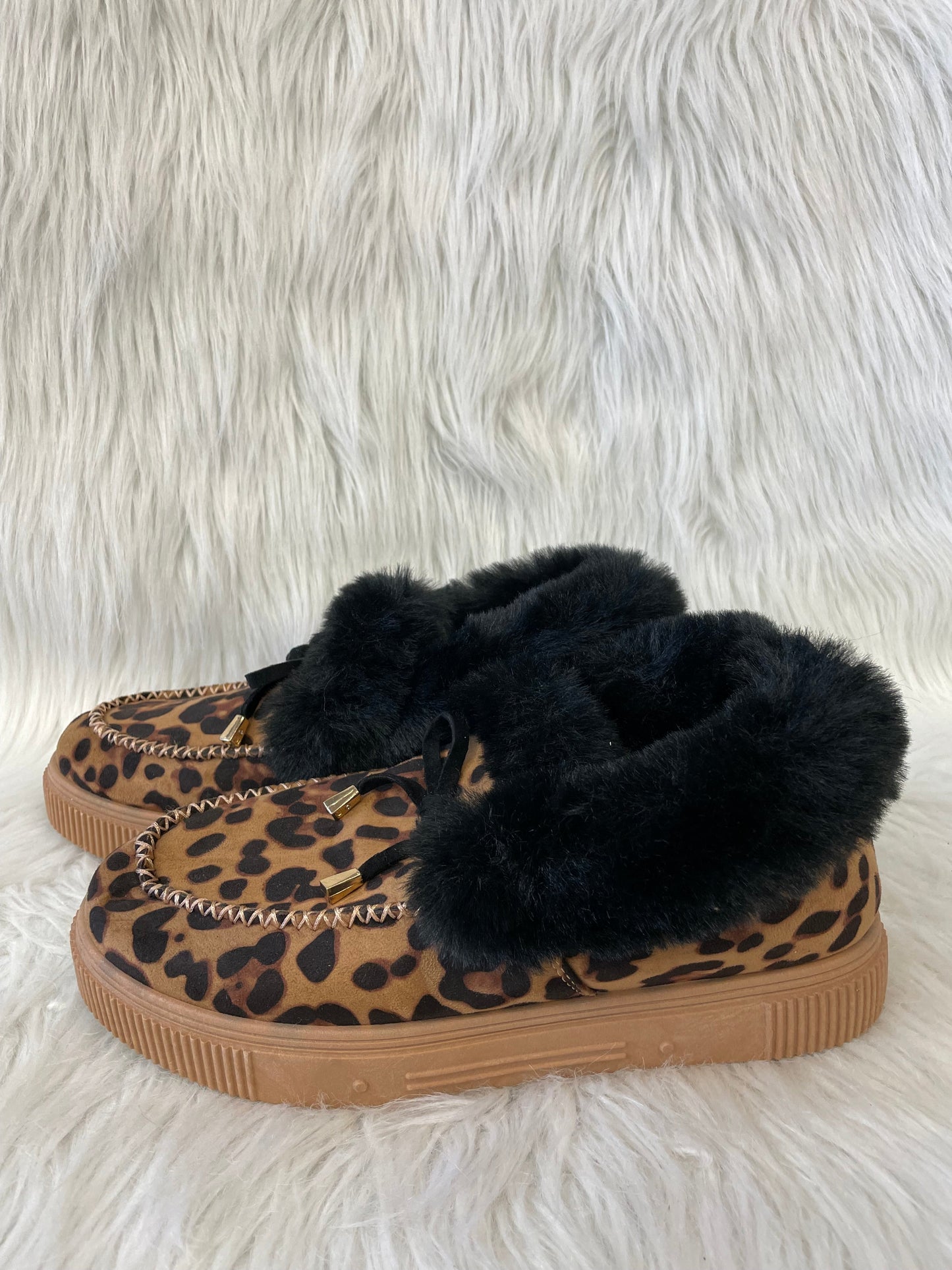 Shoes Sneakers By Clothes Mentor In Animal Print, Size: 10