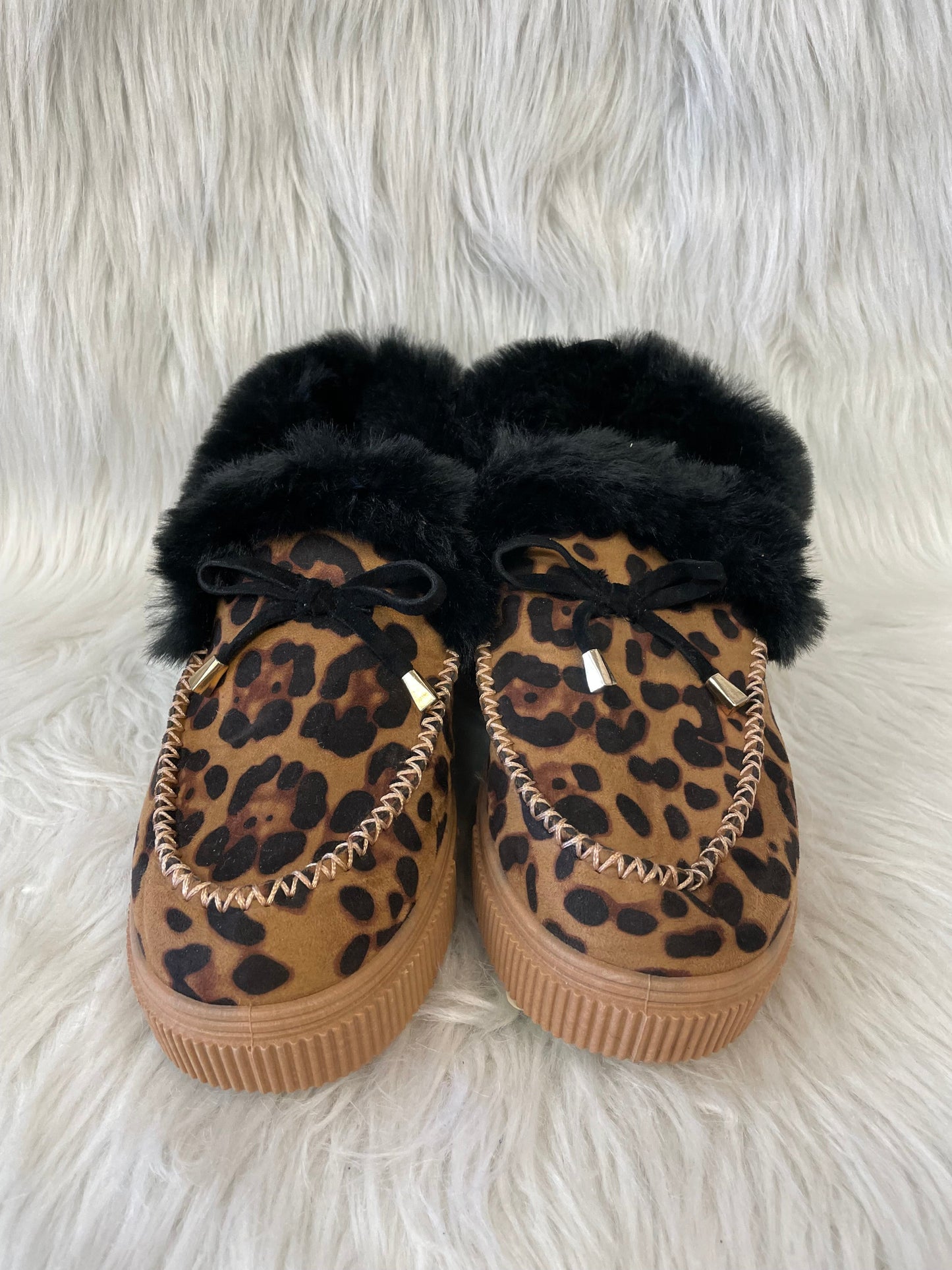 Shoes Sneakers By Clothes Mentor In Animal Print, Size: 10