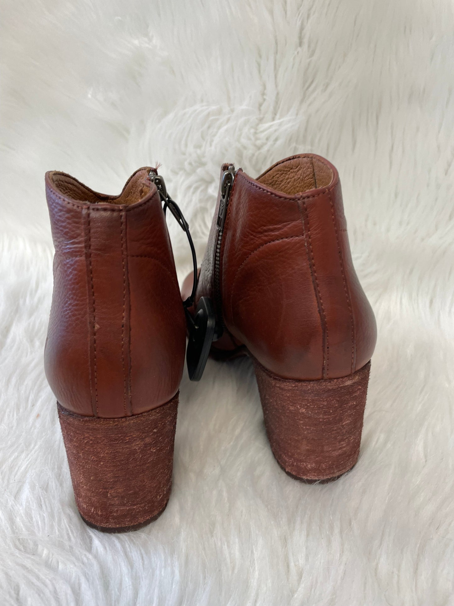 Boots Designer By Frye In Brown, Size: 9.5