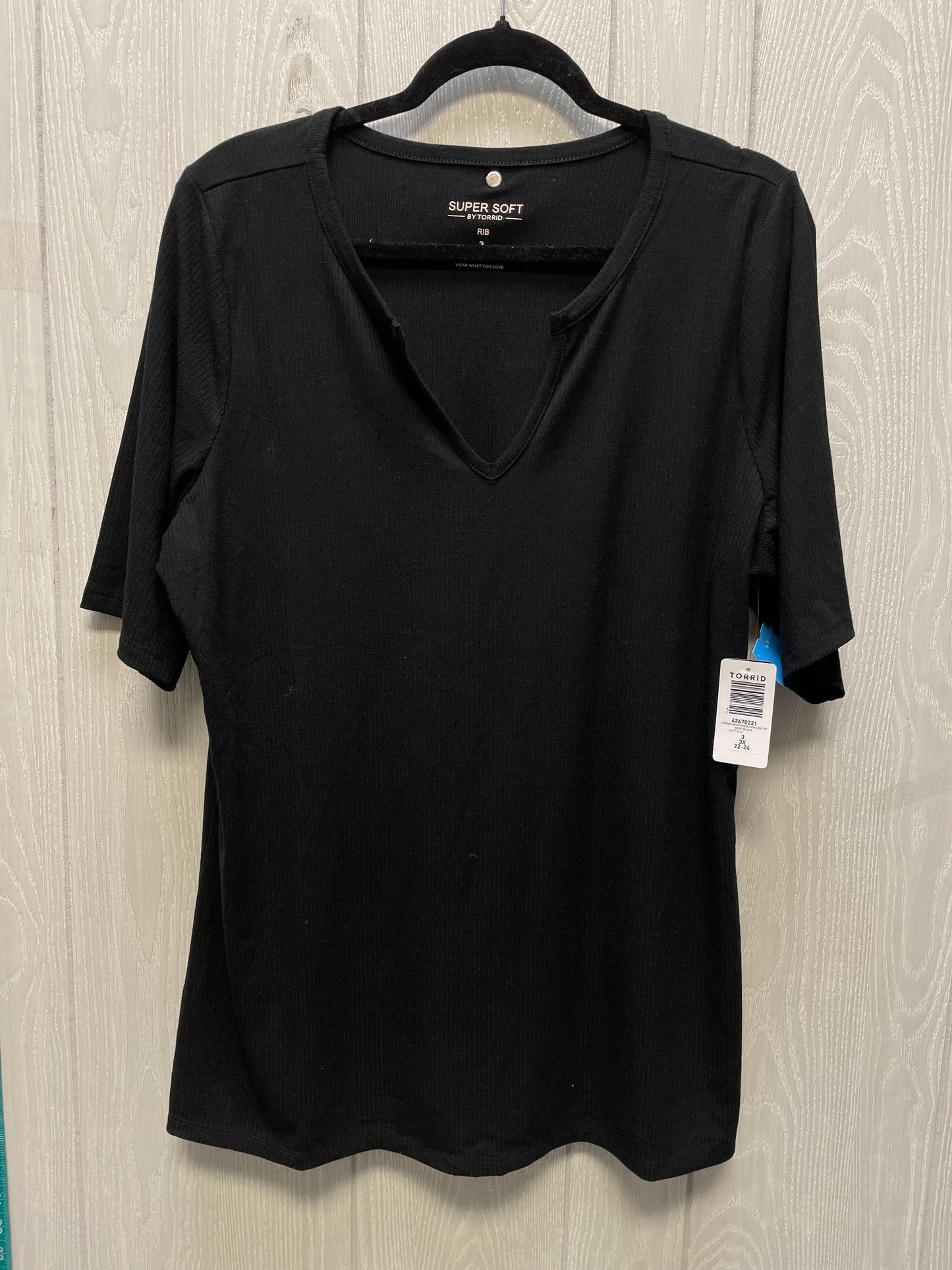 Top Short Sleeve By Torrid In Black, Size: 3x