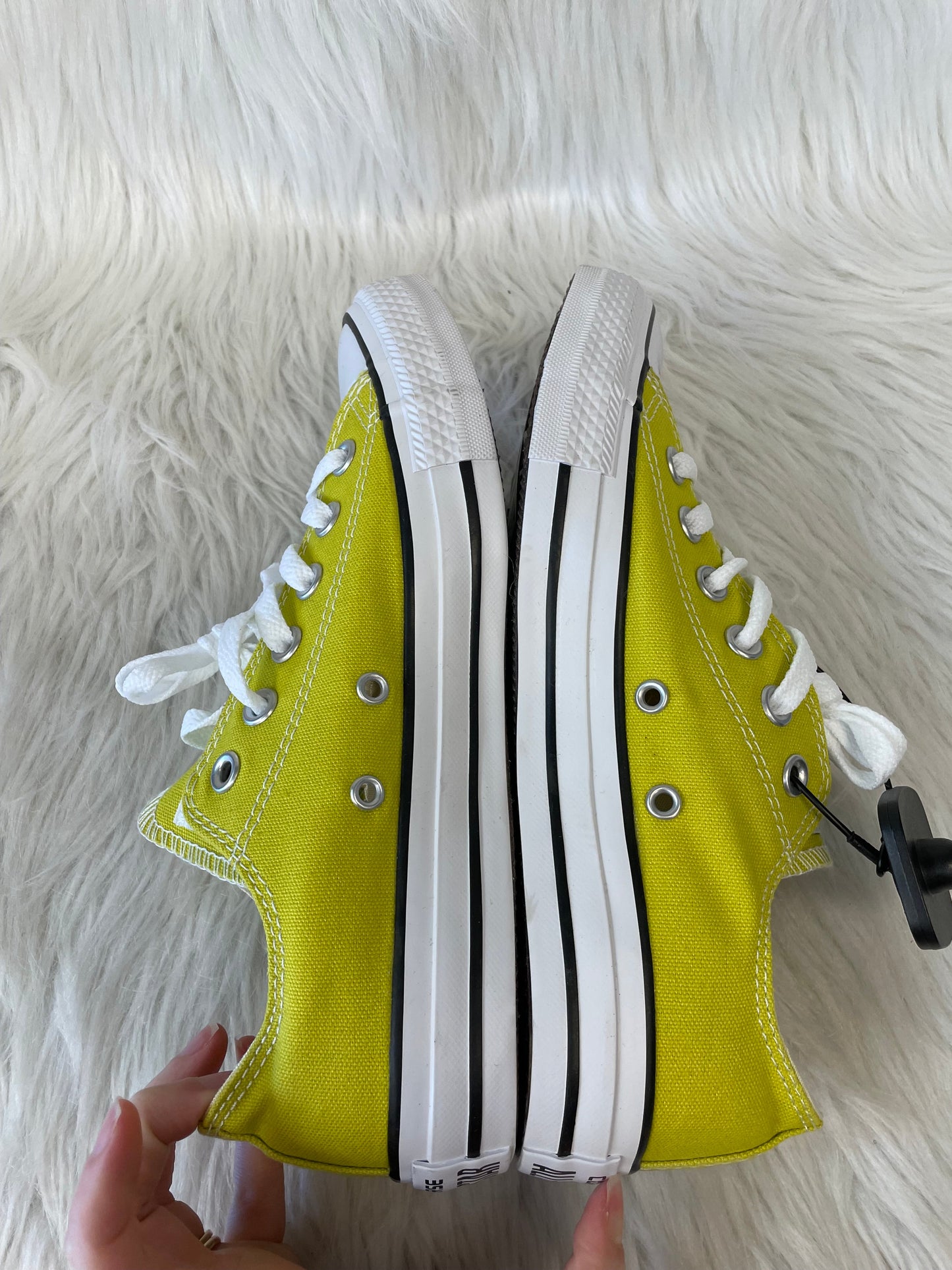 Shoes Sneakers By Converse In Chartreuse, Size: 7