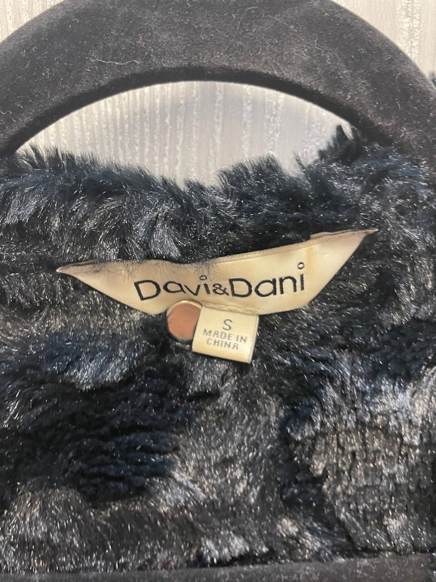 Vest Faux Fur & Sherpa By Davi & Dani In Black, Size: S