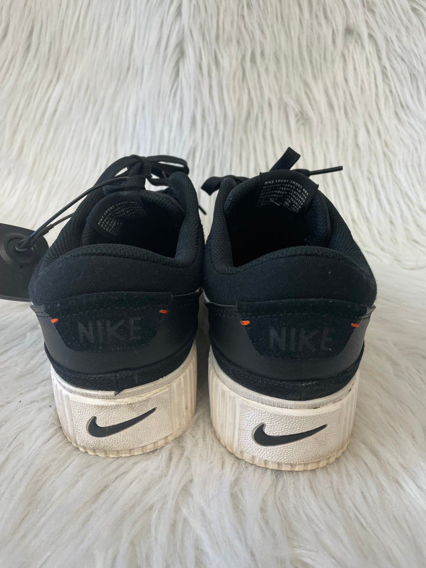 Shoes Sneakers By Nike In Black & White, Size: 9.5