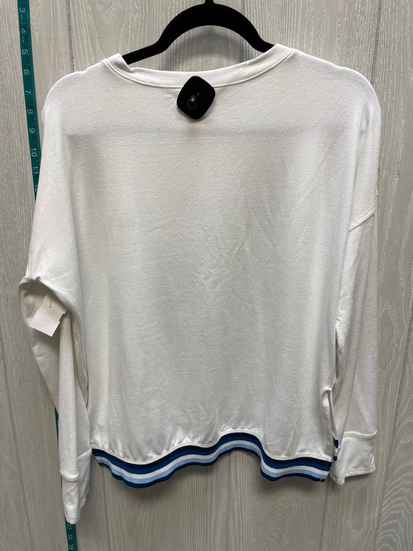 White Top Long Sleeve Clothes Mentor, Size M