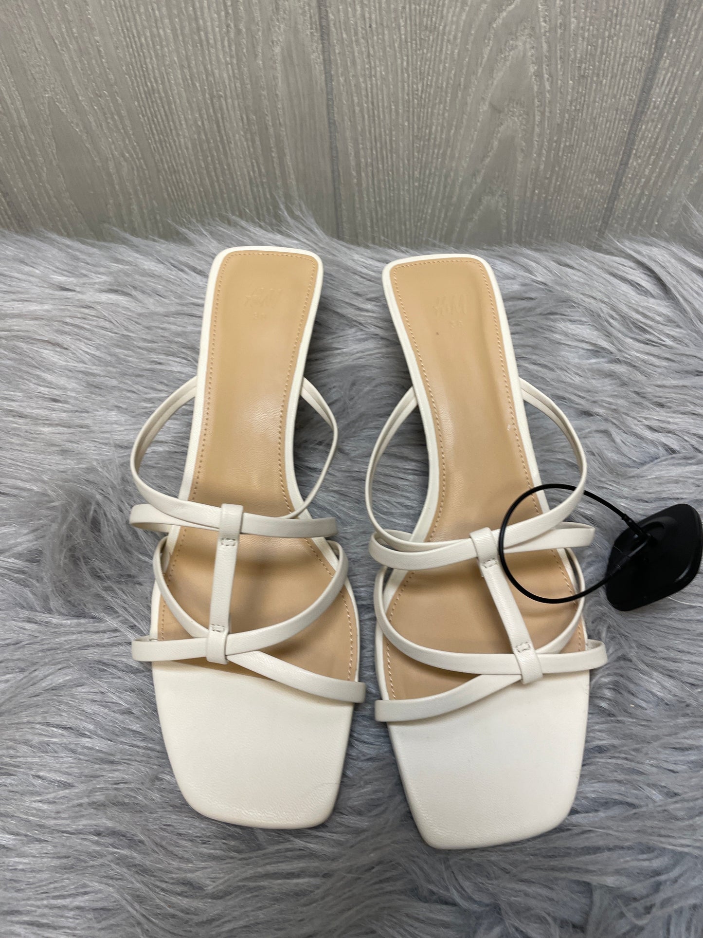 Sandals Heels Kitten By H&m In Cream, Size: 7