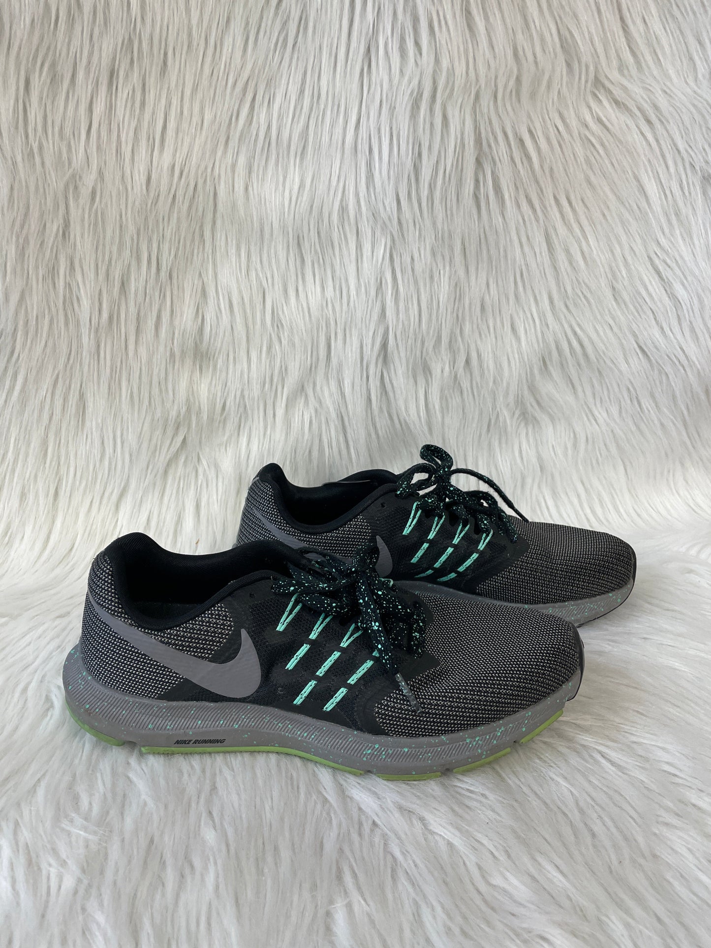 Shoes Athletic By Nike In Green & Grey, Size: 9