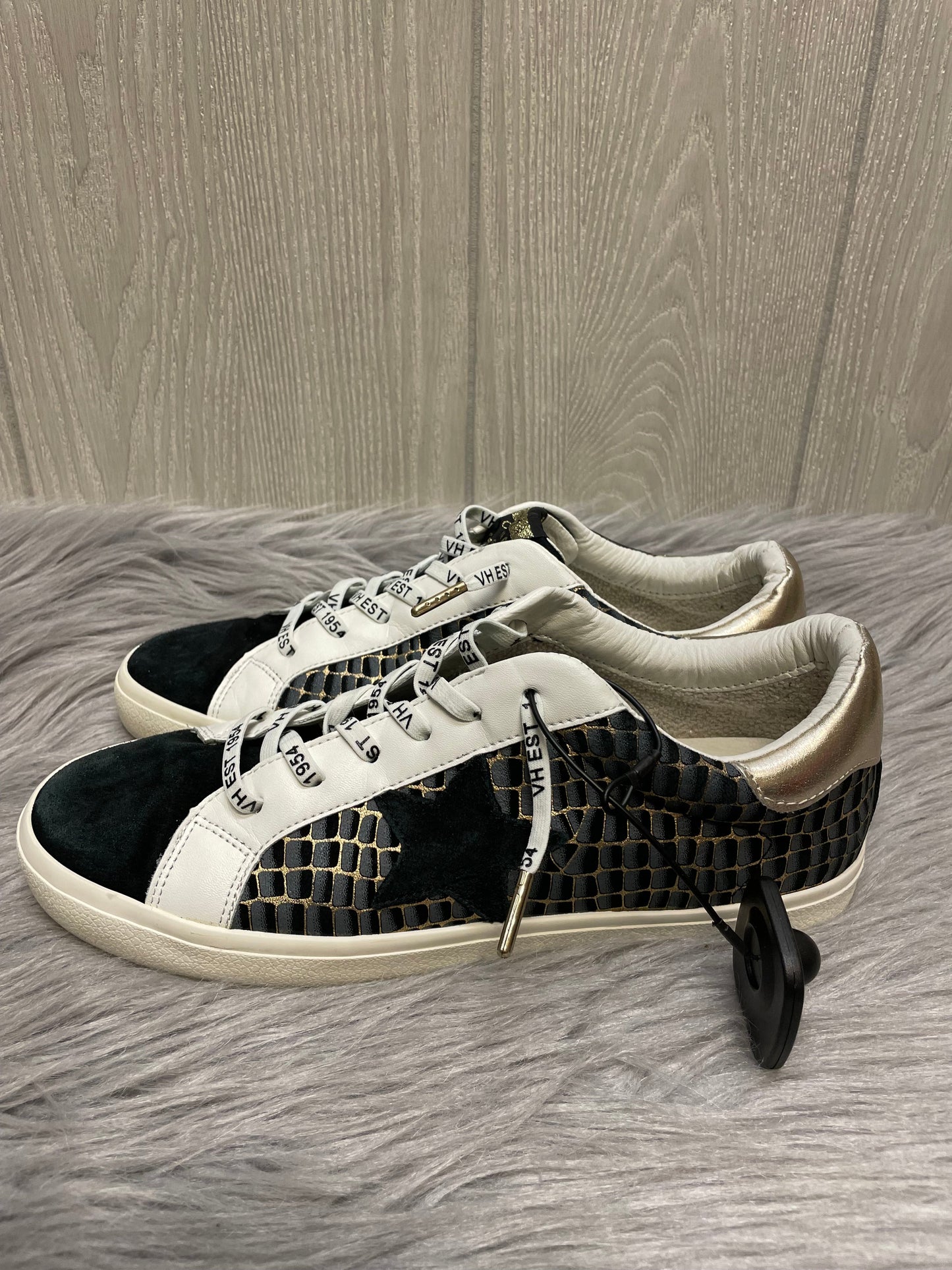 Shoes Sneakers By Vintage Havana In Black & Gold, Size: 11