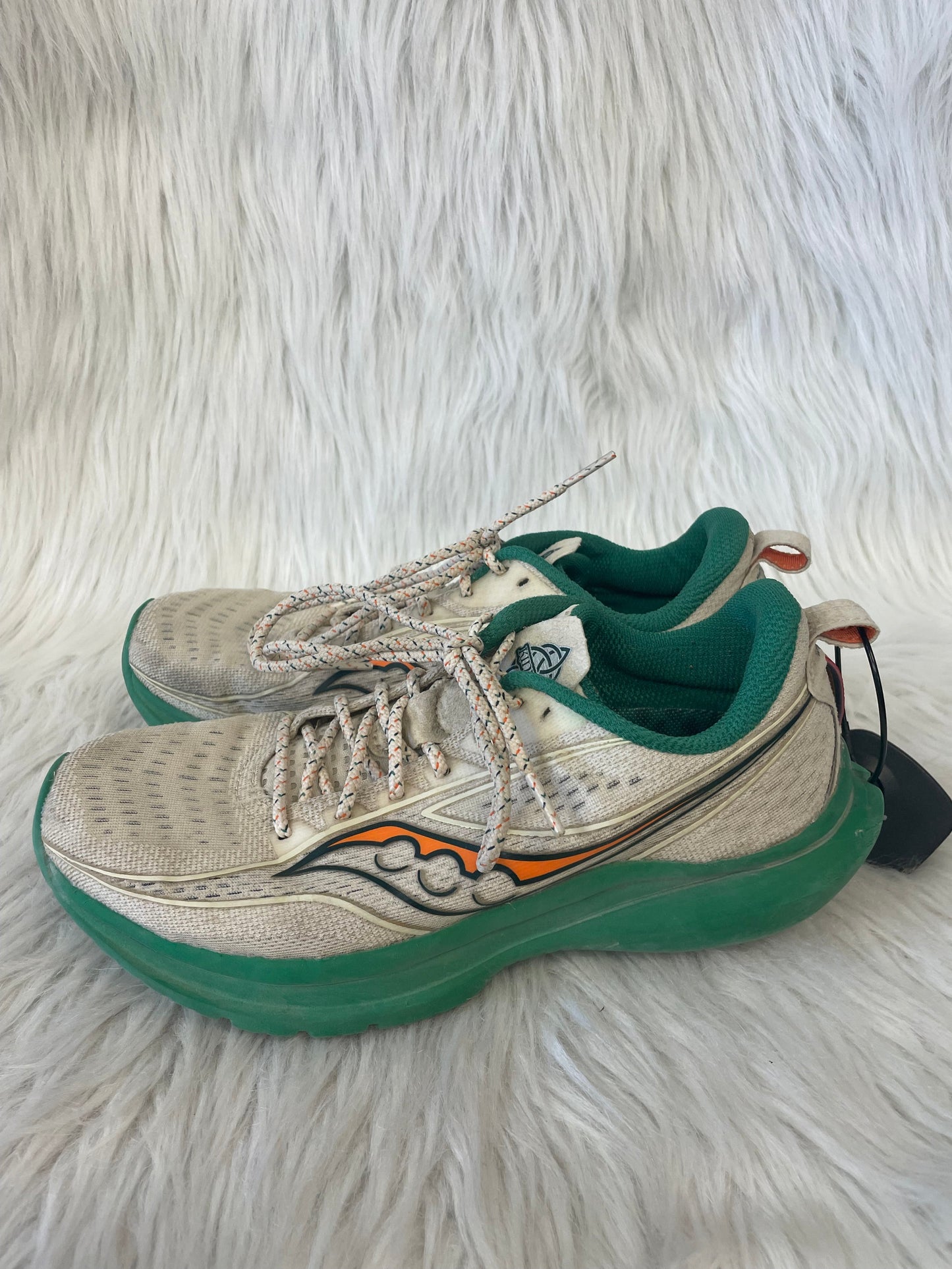 Shoes Athletic By Saucony In Green & Tan, Size: 7