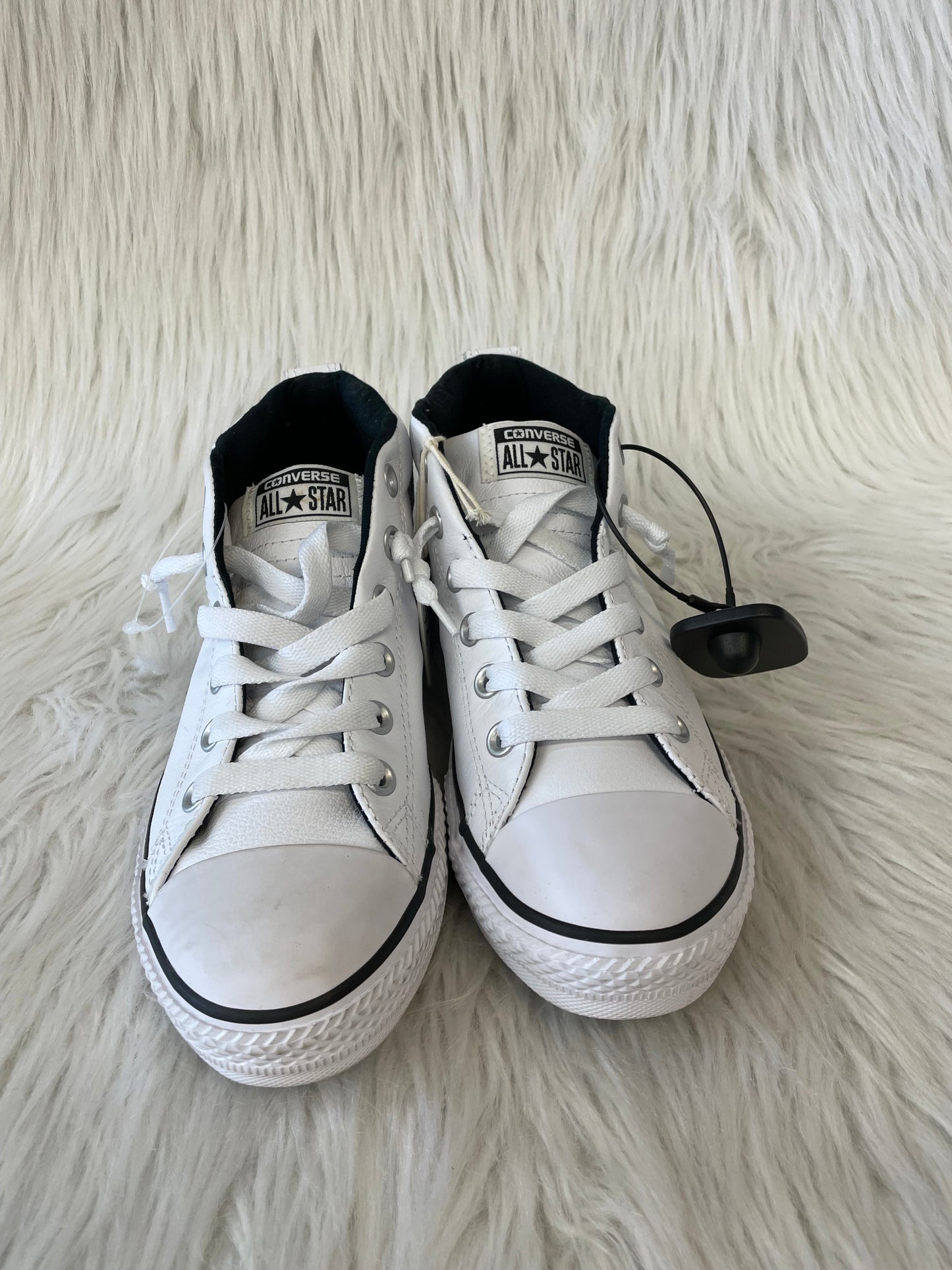 Shoes Sneakers By Converse In White, Size: 6.5