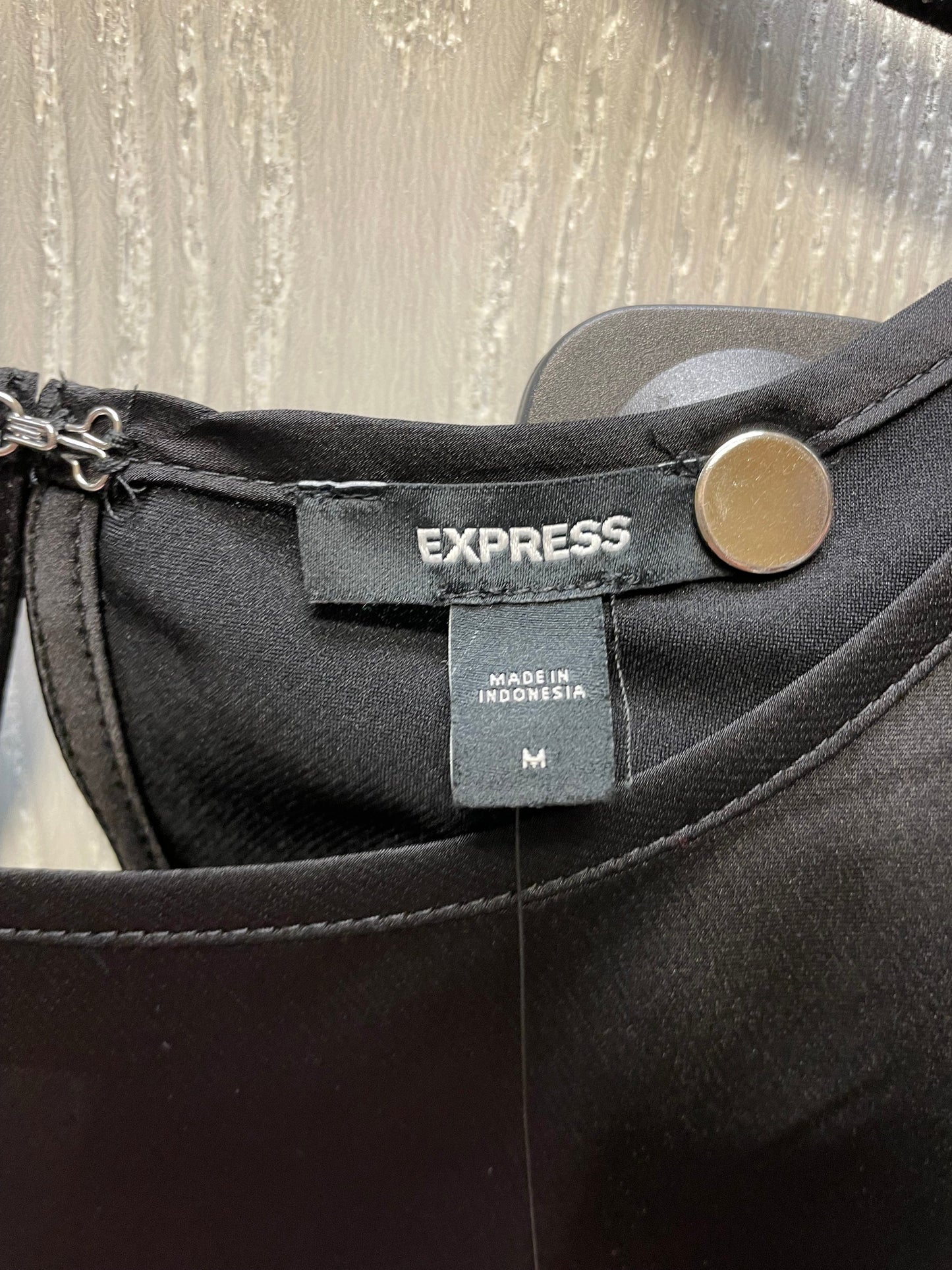 Blouse Sleeveless By Express In Black, Size: M