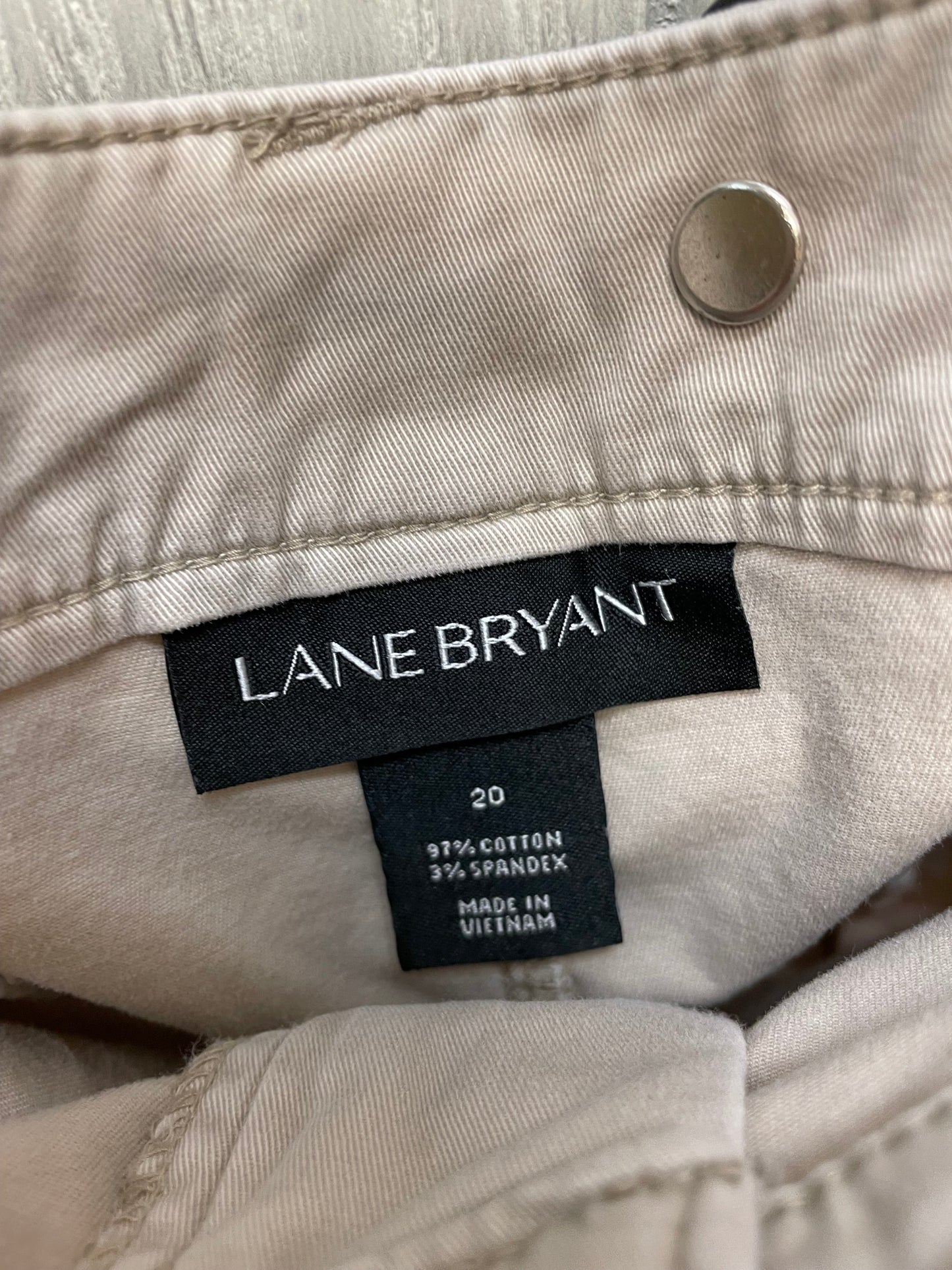Taupe Shorts Lane Bryant, Size 20