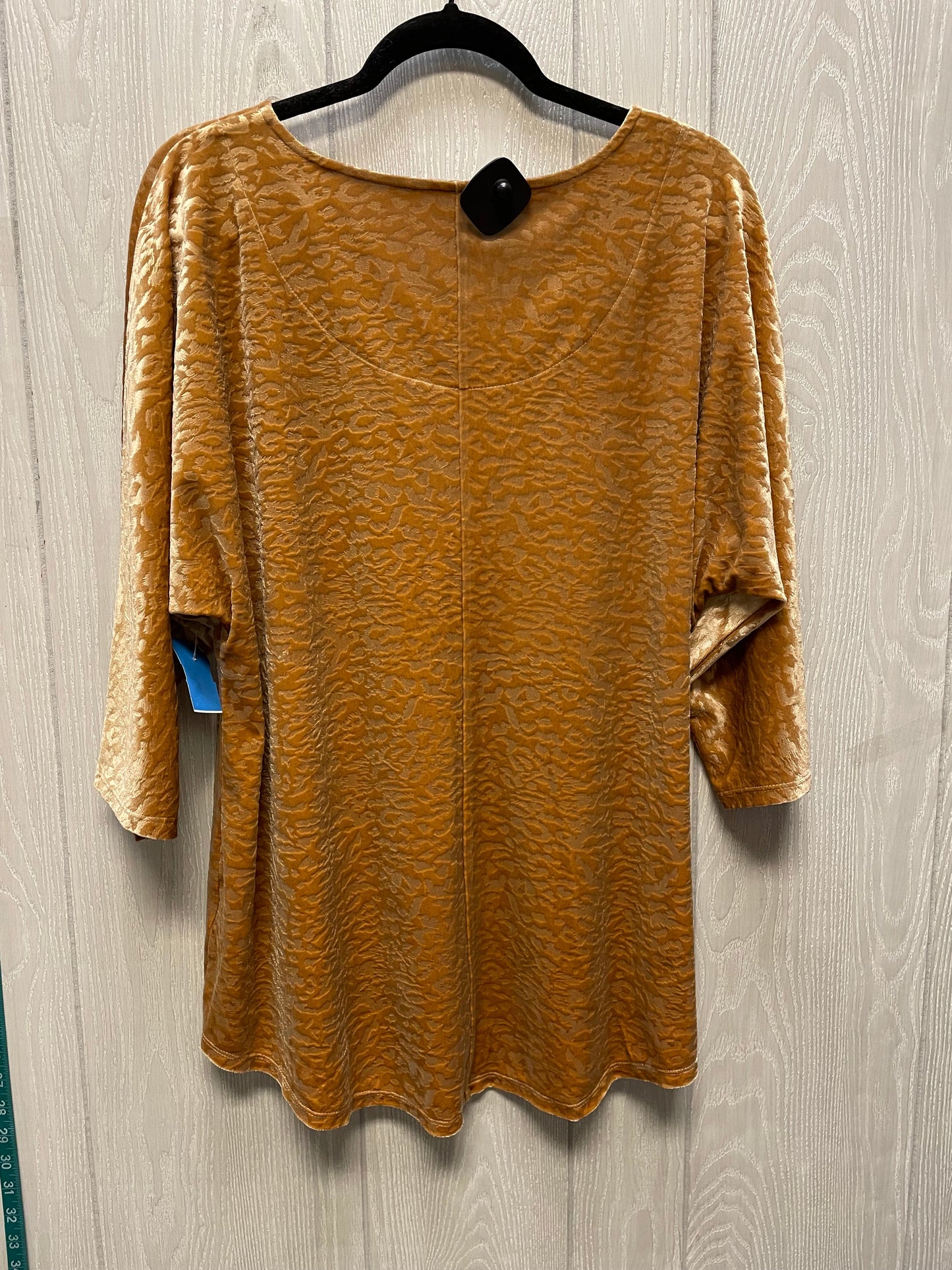 Top Long Sleeve By Cato In Animal Print, Size: L