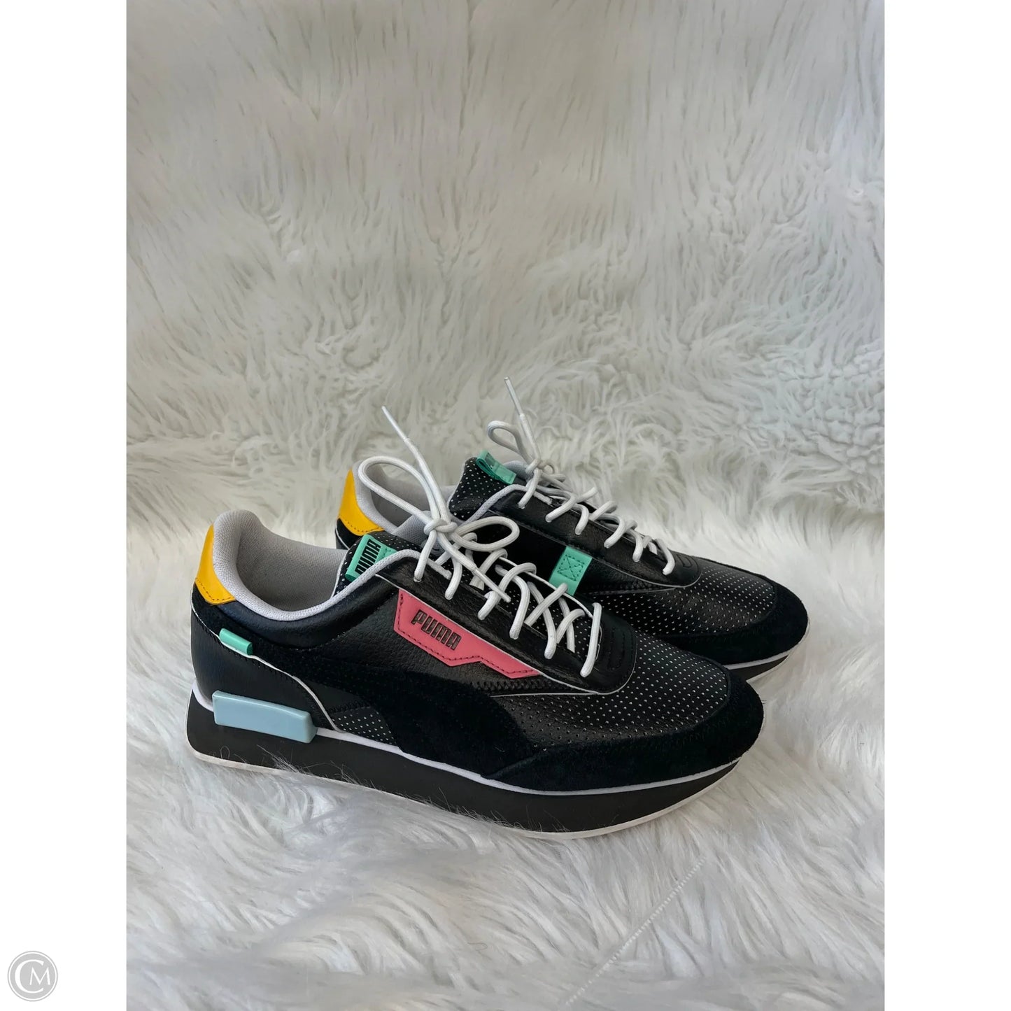 Shoes Sneakers By Puma In Multi-colored, Size: 7