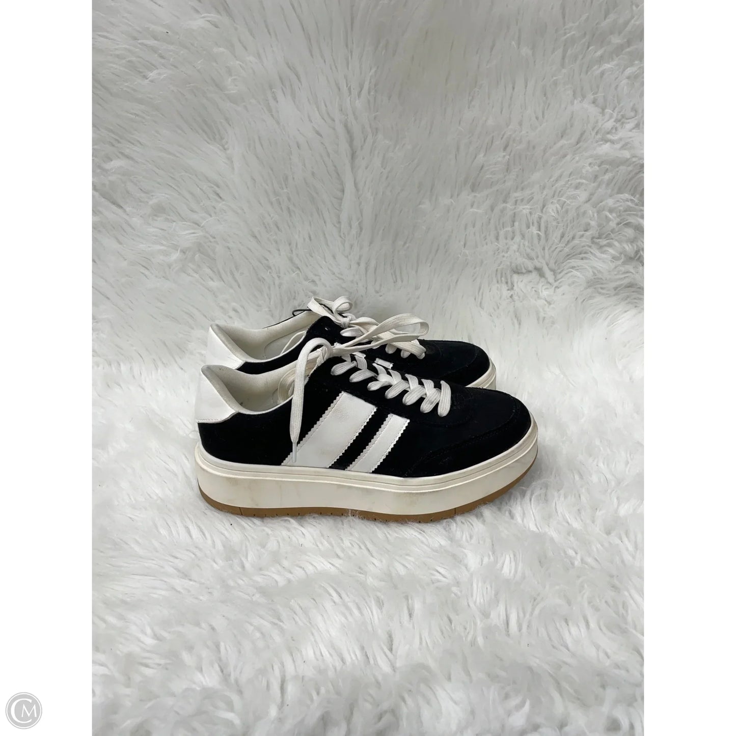 Shoes Sneakers By Steve Madden In Black & White, Size: 7.5