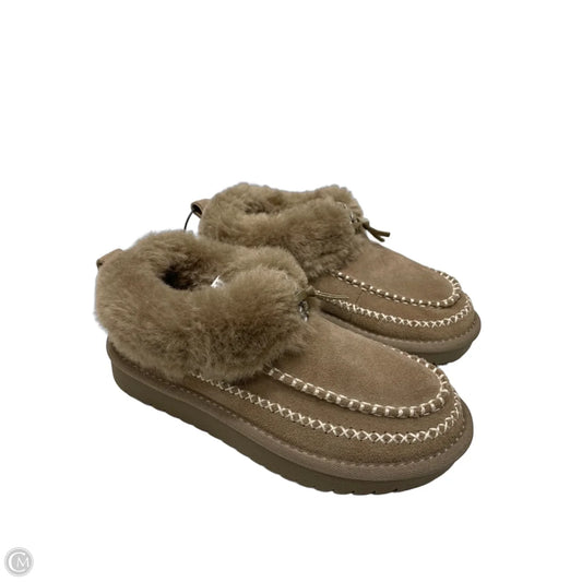 Shoes Flats By Greystone In Tan, Size: 6.5