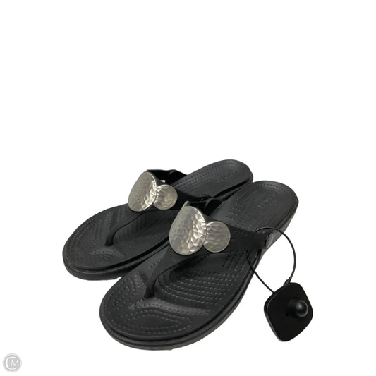 Sandals Flats By Crocs In Black, Size: 8