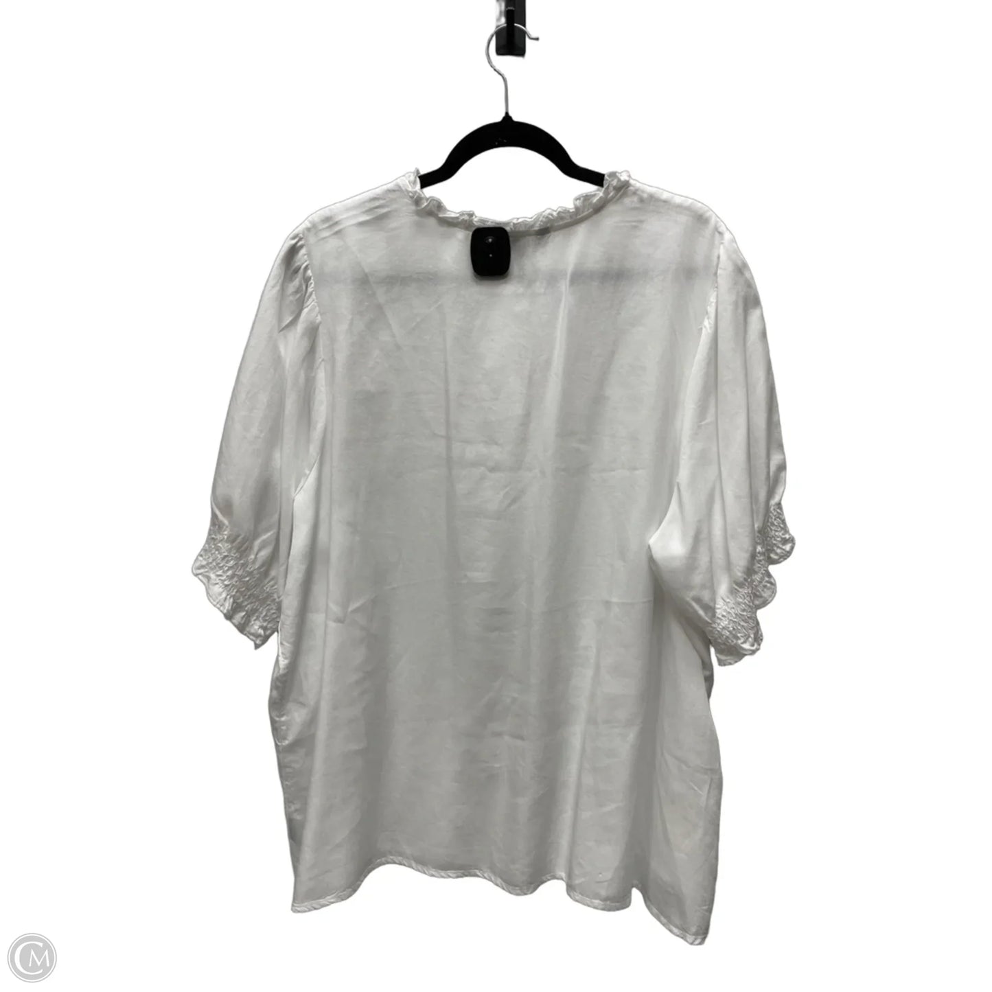 Top Short Sleeve By Terra & Sky In White, Size: 3x