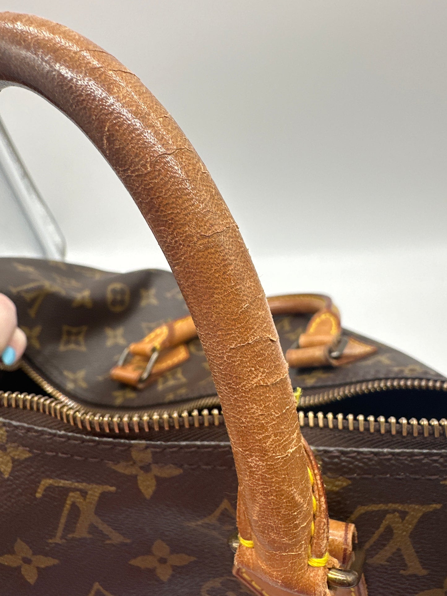 Handbag Luxury Designer Louis Vuitton, Size Large