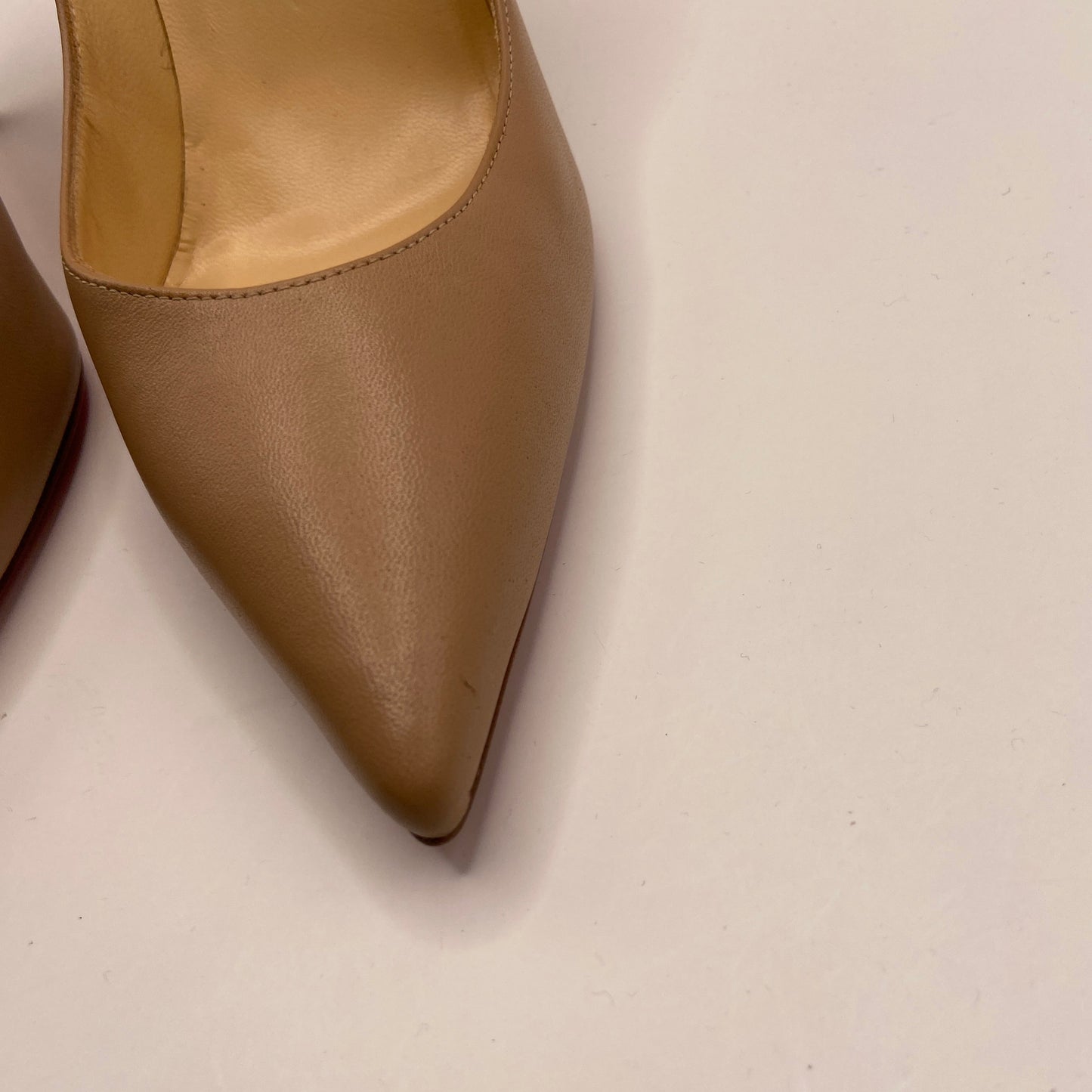 Shoes Luxury Designer By Christian Louboutin In Tan, Size: 8.5