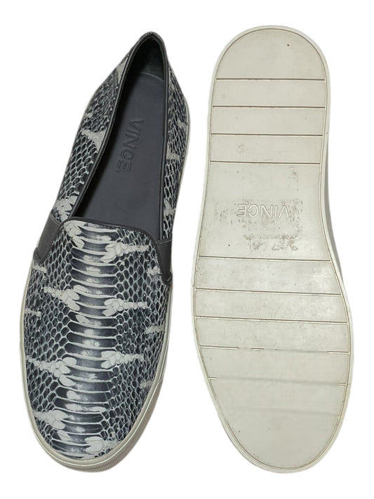 Shoes Flats By Vince In Grey & White, Size: 7